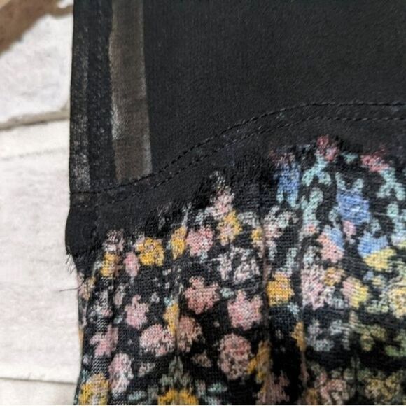 Kimchi Blue sleeveless top with tie neck sheer shoulders floral pattern sz S - Picture 6 of 8